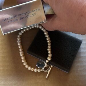 Vtg avon freshwater pearl love/amour bracelet with original box-new